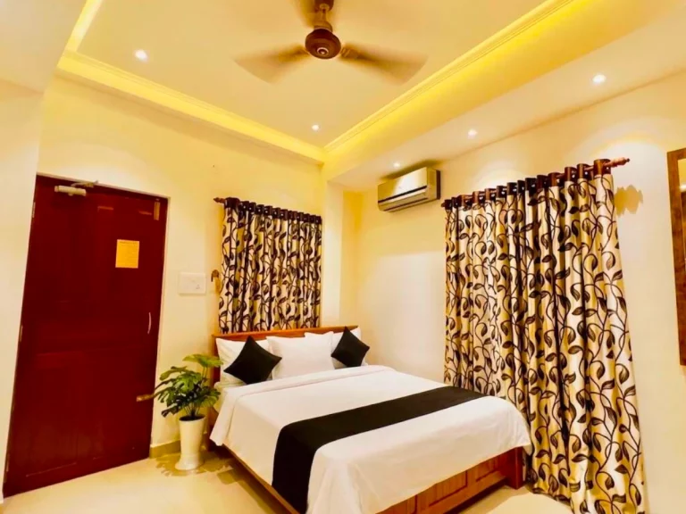 Royal Deluxe Queen Room